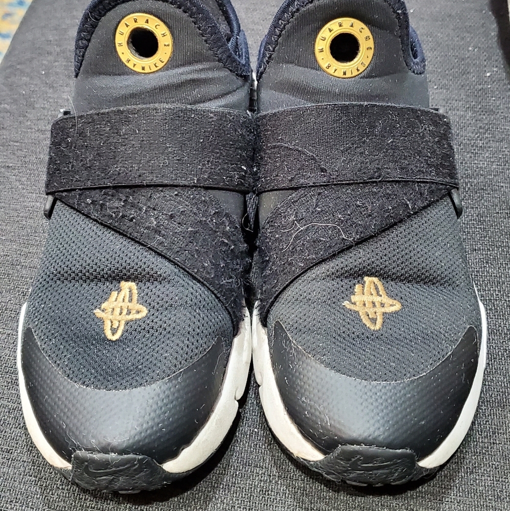 Nike boys sz 1y